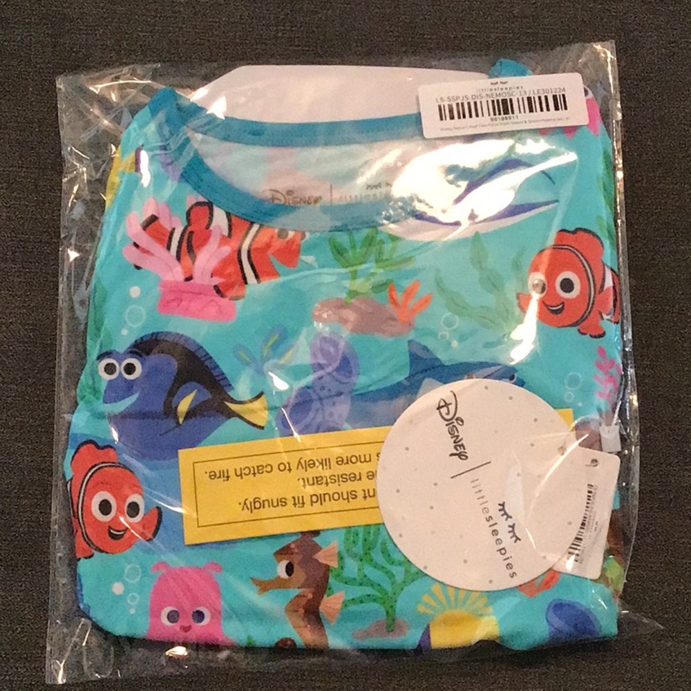 Brand New Little Sleepies Disney Finding Nemo shorts and short sleeve set 4T